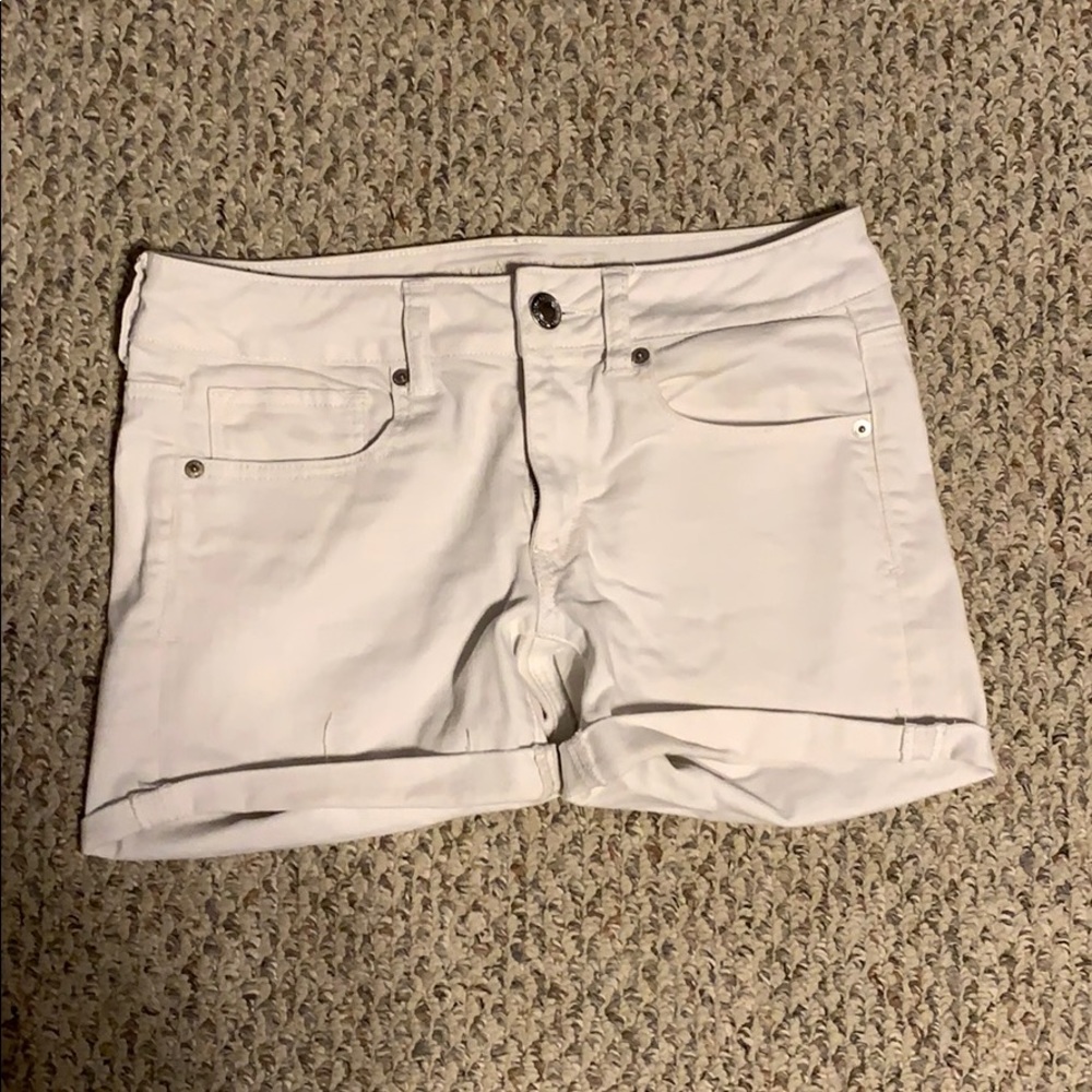 Women’s Size 6 White Shorts